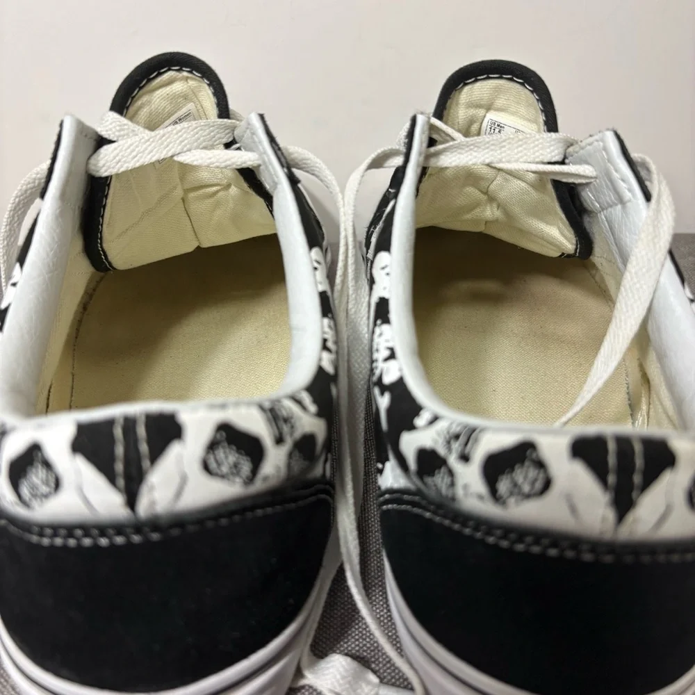 Vans Skull Old Skool Sneakers- men’s 11.5